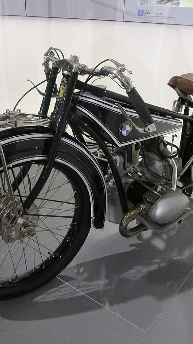 BMW 230