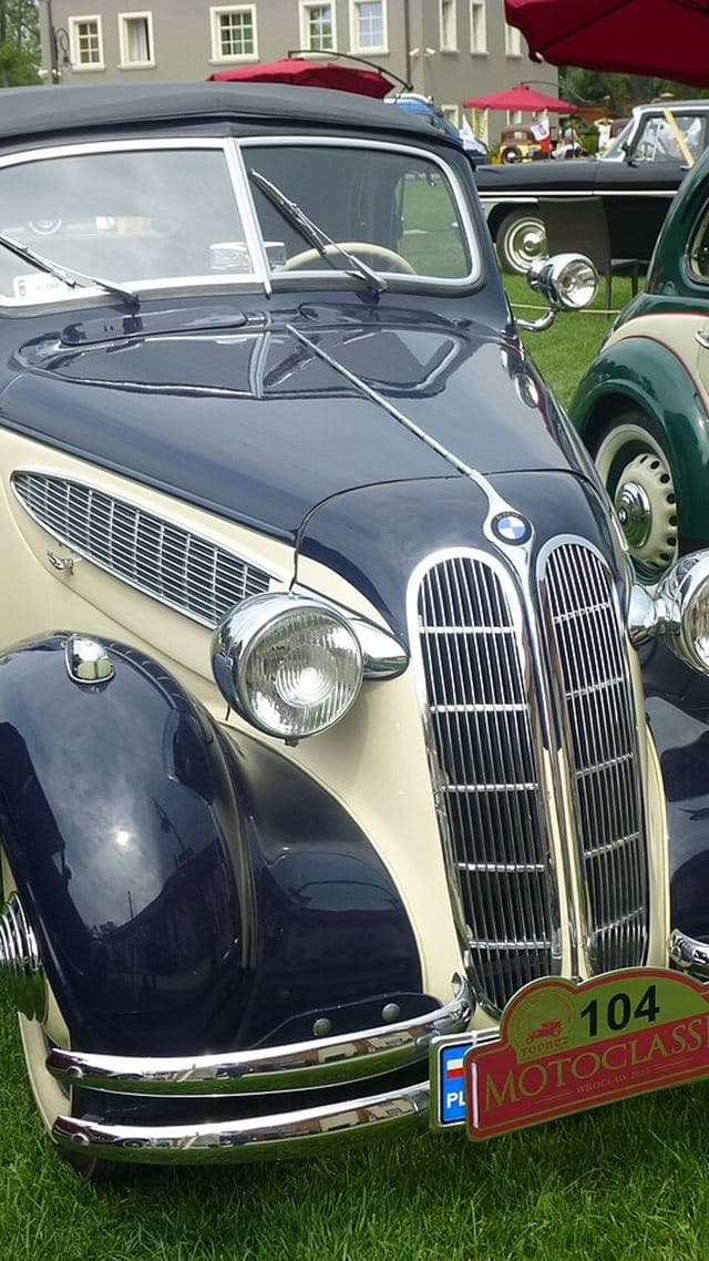 BMW 320