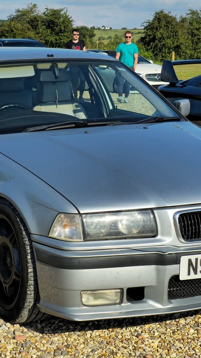 BMW 325