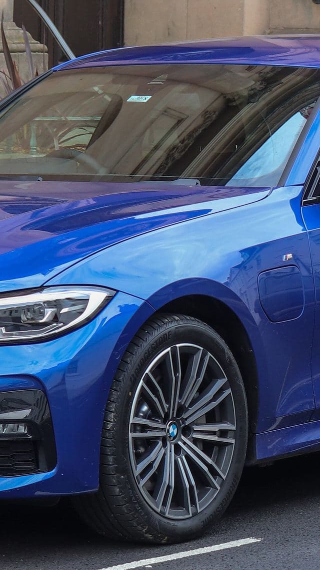 BMW 330