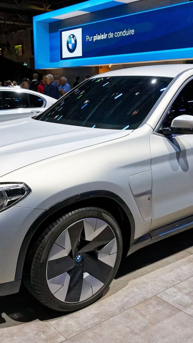 BMW iX3