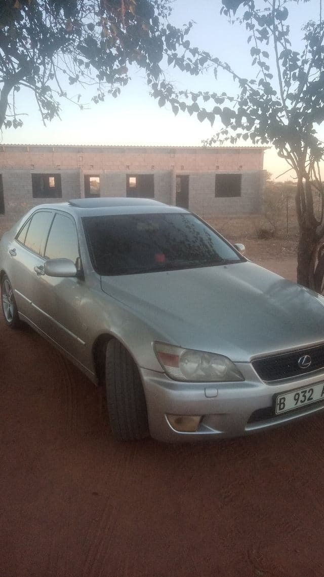 Lexus IS 200