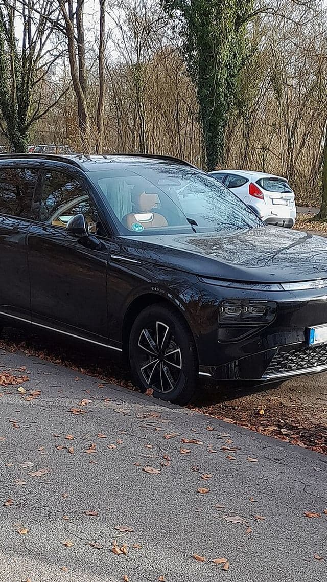 Xpeng G9