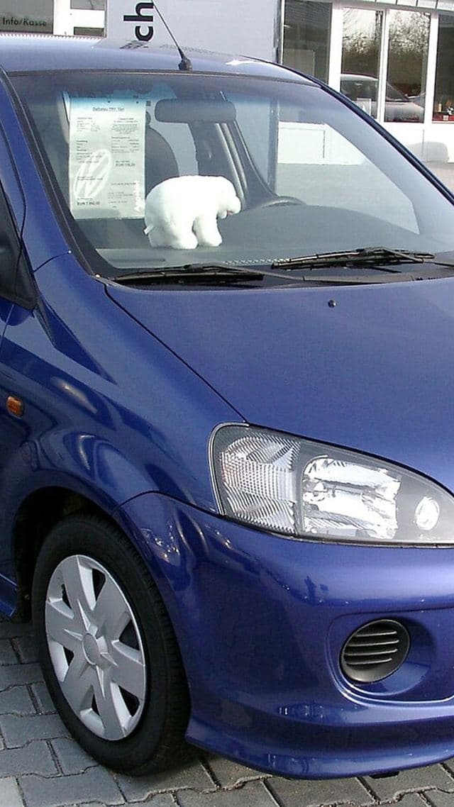Daihatsu YRV