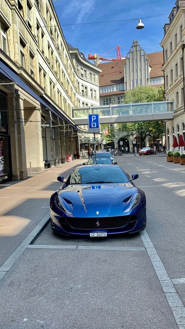 Ferrari 812