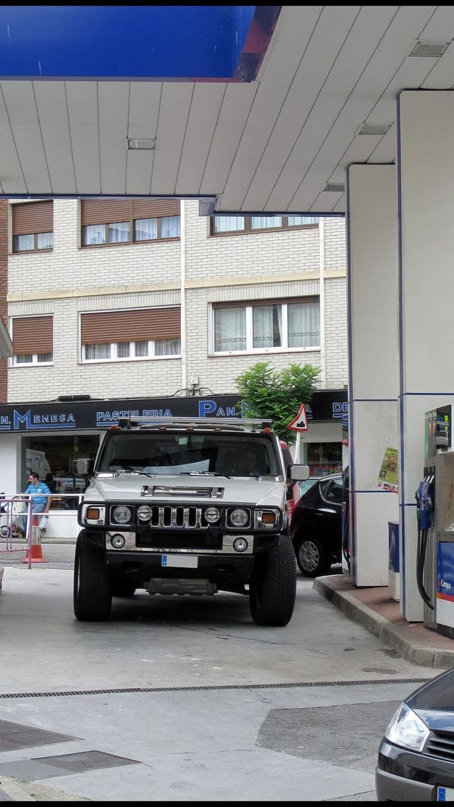 HUMMER H2