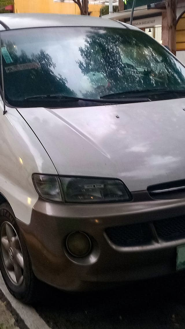 Hyundai Starex