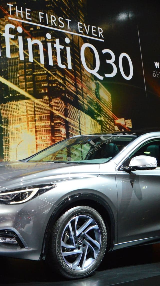 Infiniti Q30