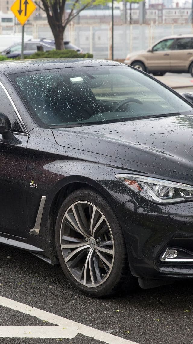 Infiniti Q60