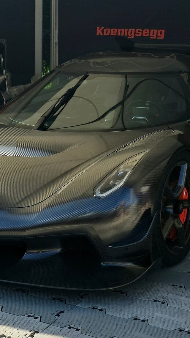 Koenigsegg Jesko Attack
