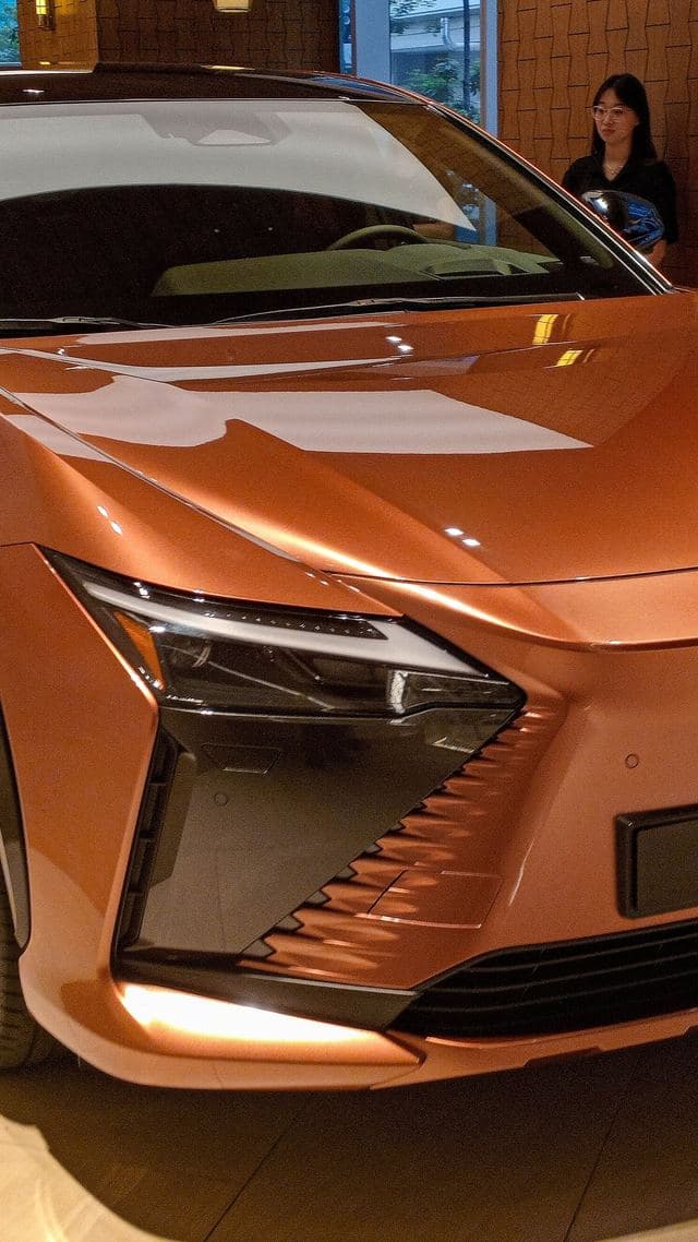 Lexus RZ