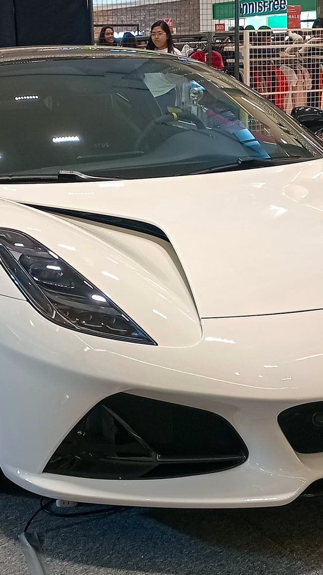 Lotus Emira