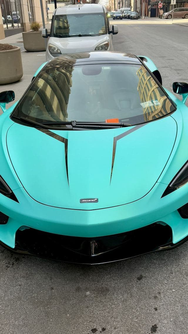 McLaren GT