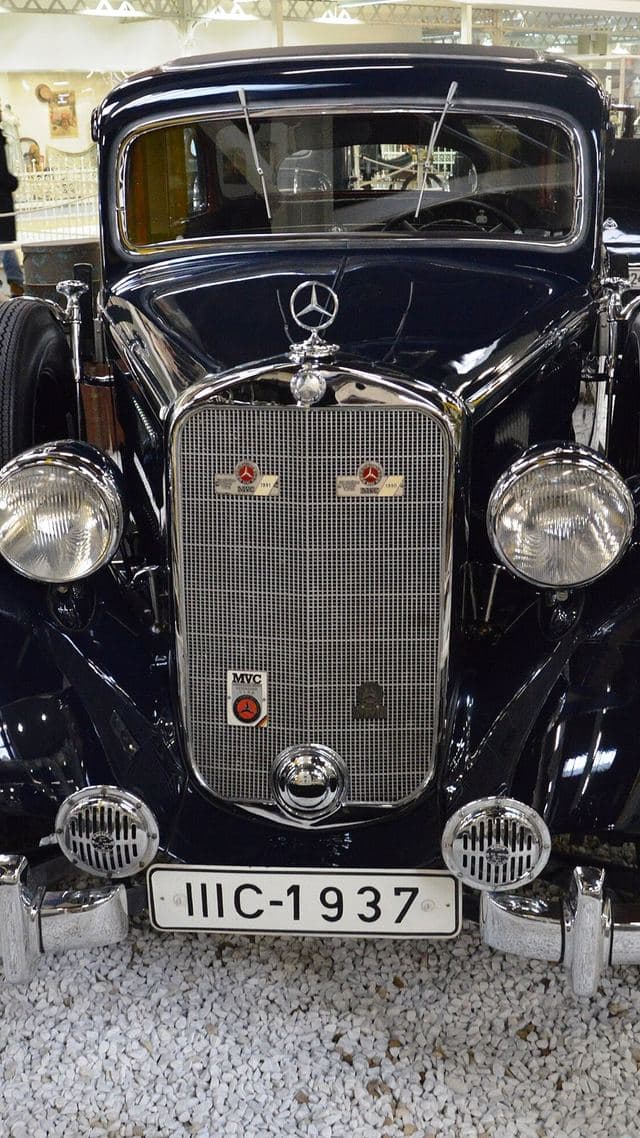 Mercedes-Benz 260