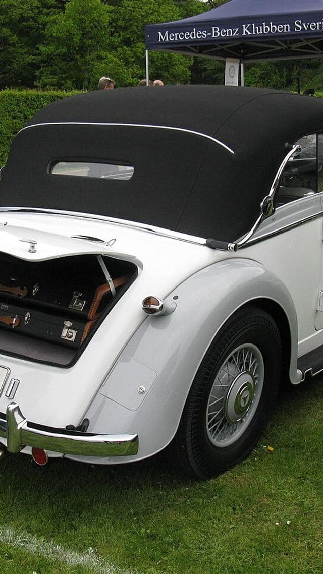 Mercedes-Benz 320