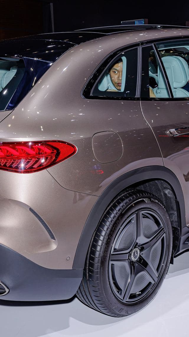 Mercedes-Benz EQE SUV