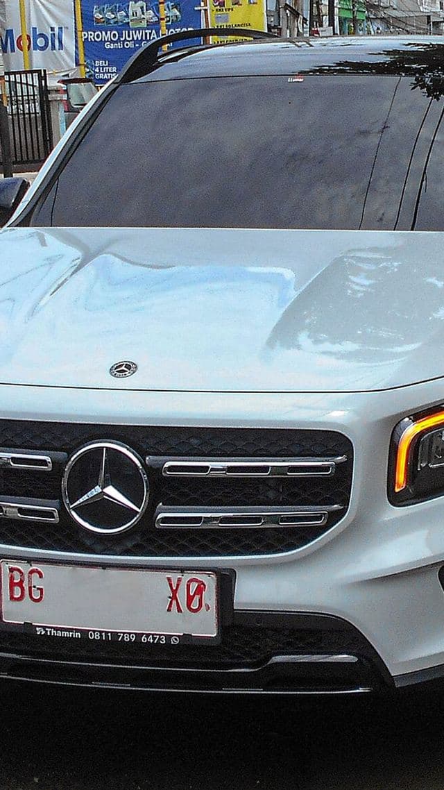Mercedes-Benz GLB 200