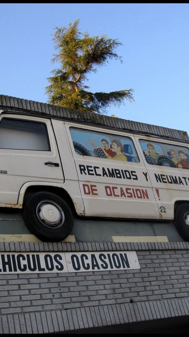 Mercedes-Benz MB 100