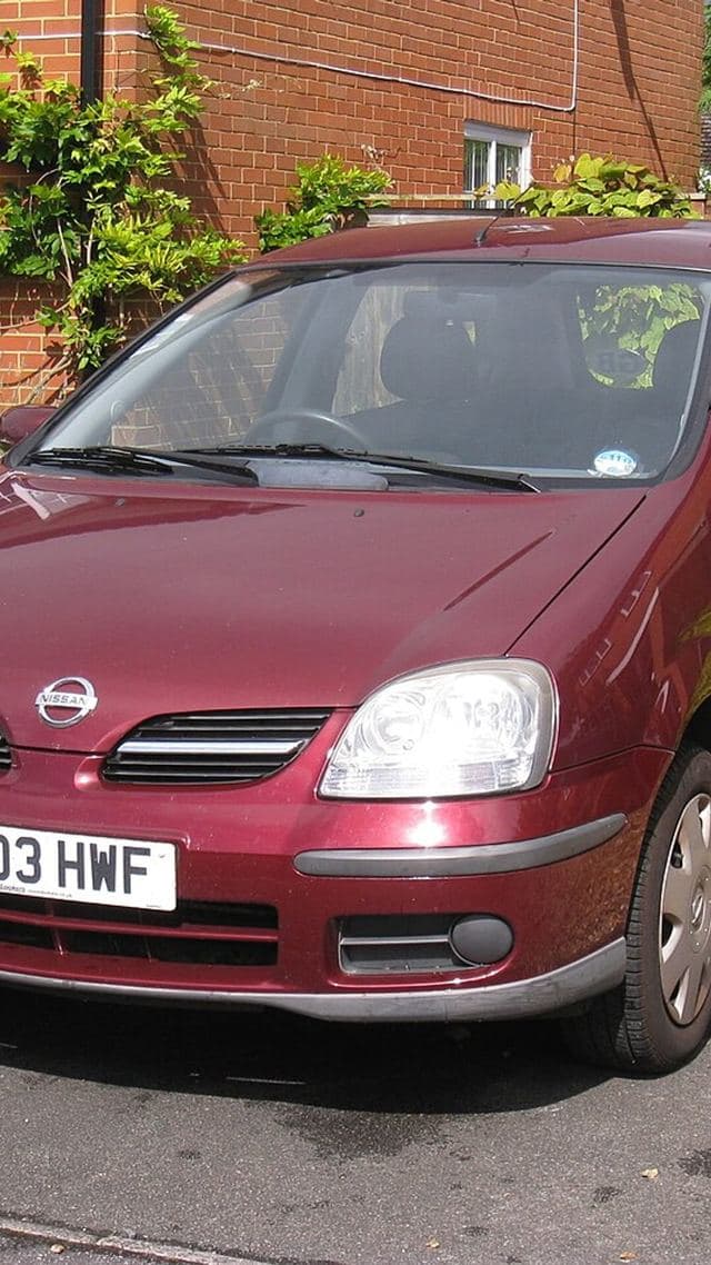 Nissan Almera Tino