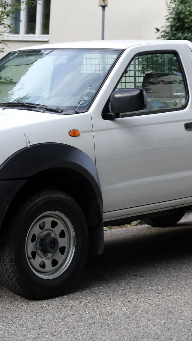 Nissan NP300