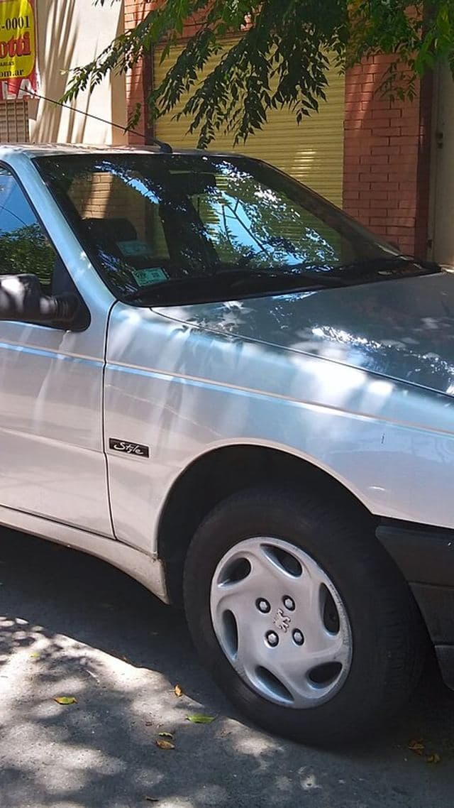 Peugeot 405