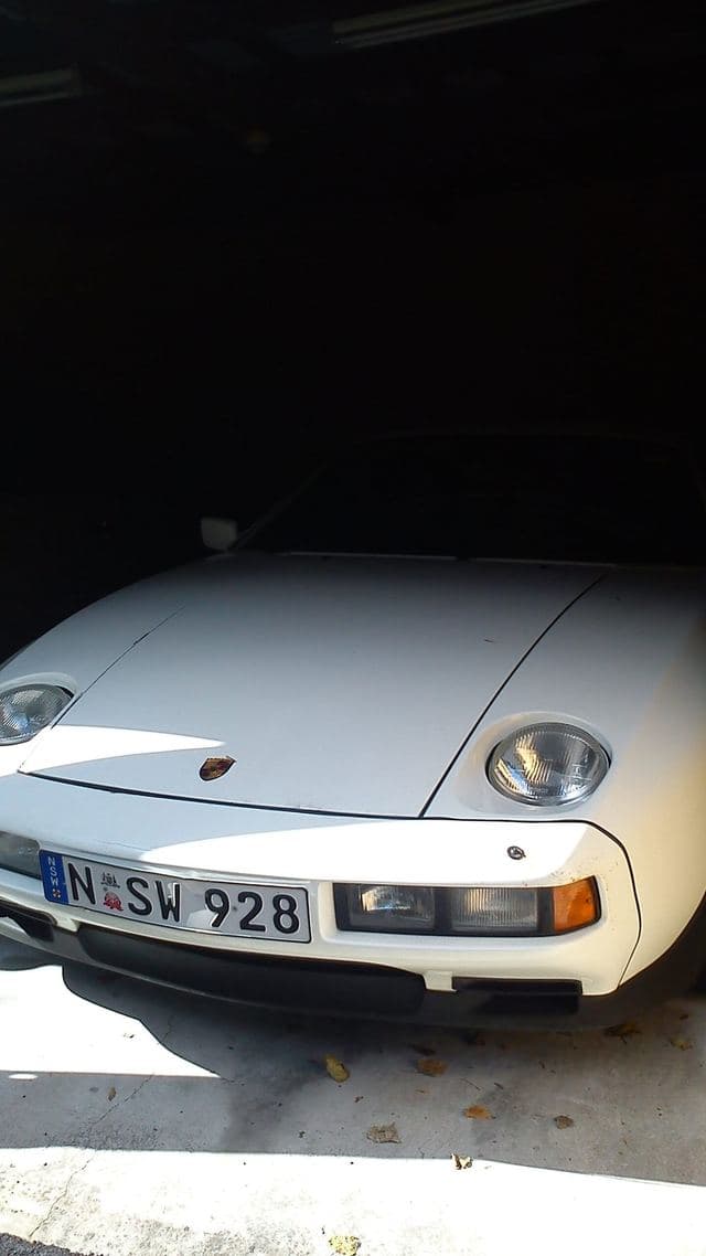 Porsche 928