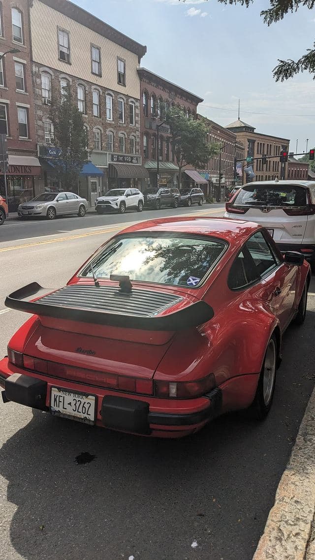 Porsche 930