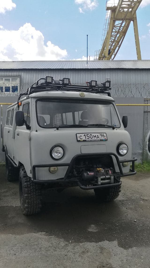UAZ 3909