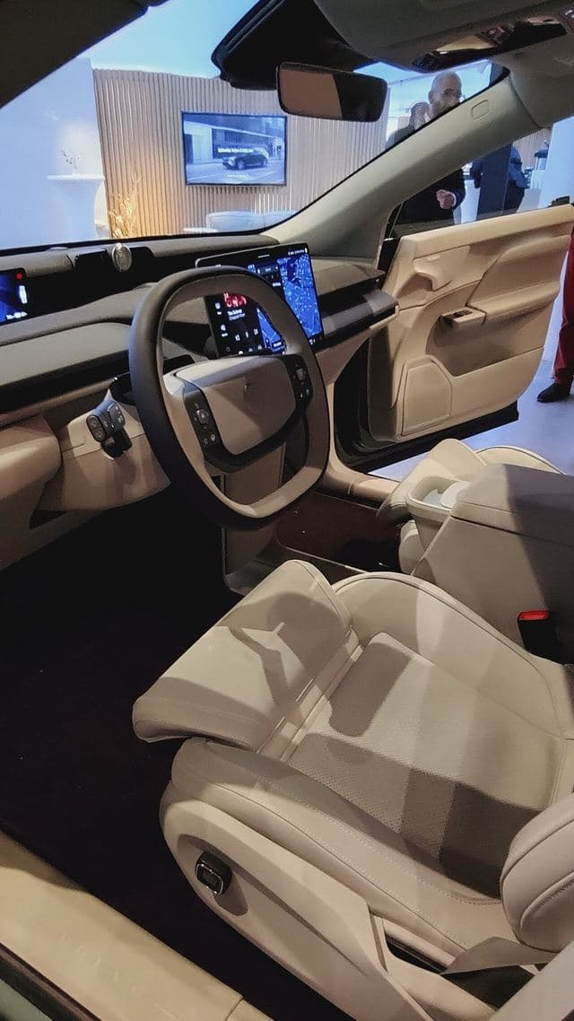 Volvo EX60